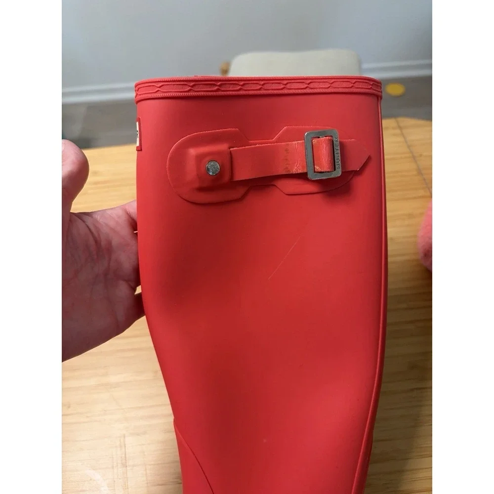 Hunter Ladies Original Tall Rubber Rain Boots Red US 7 Matte